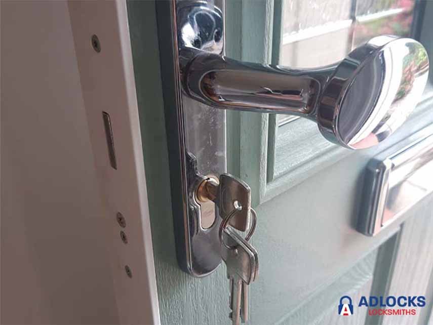 10 tips to avoid being scammed by rogue locksmiths